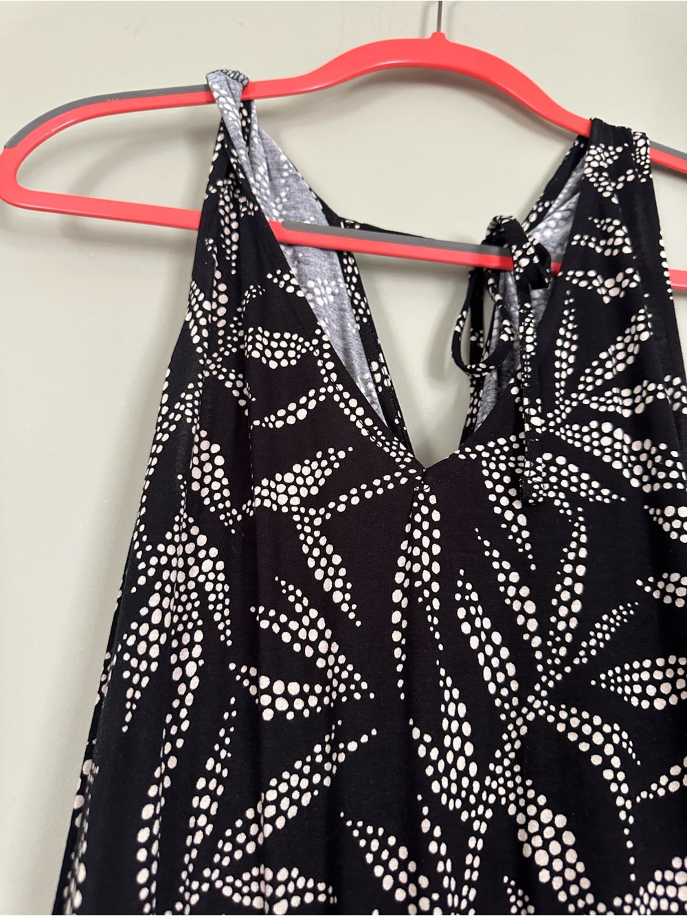 Venus-Lascana Black and White Sleeveless Dot-Print One-Piece jumpsuit. Size Lg.